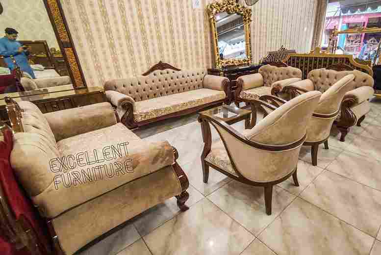 Grand Classic Sofa Set